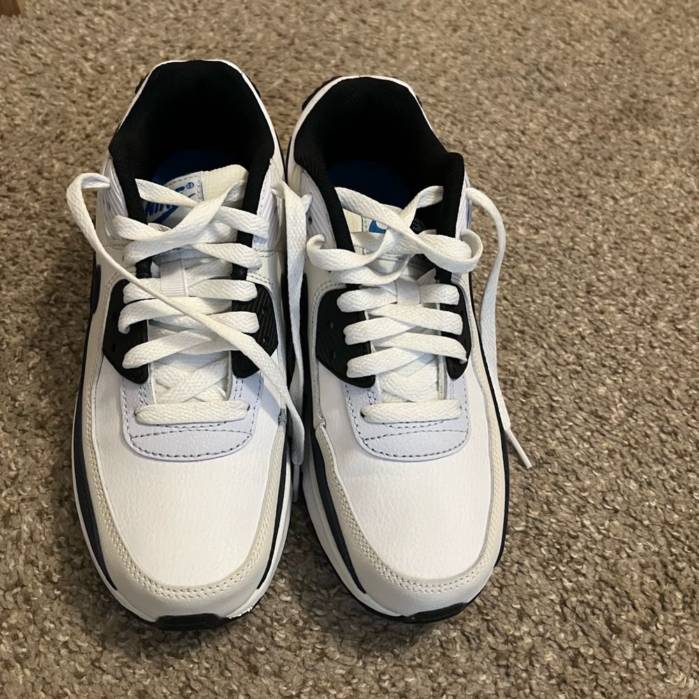 Nike Air Max 90 Leather SE - Picture 2 of 7